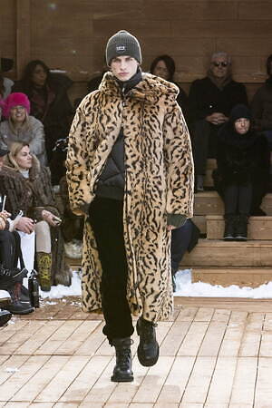 ジョルジオ アルマーニ ネーヴェ(Giorgio Armani NEVE) 2022-23年秋冬ウィメンズ&メンズコレクション  - 写真1