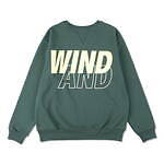 ウィンダンシーのブランドロゴ入りクルーネックスウェット、両面に“ガゼットステッチ”｜写真13