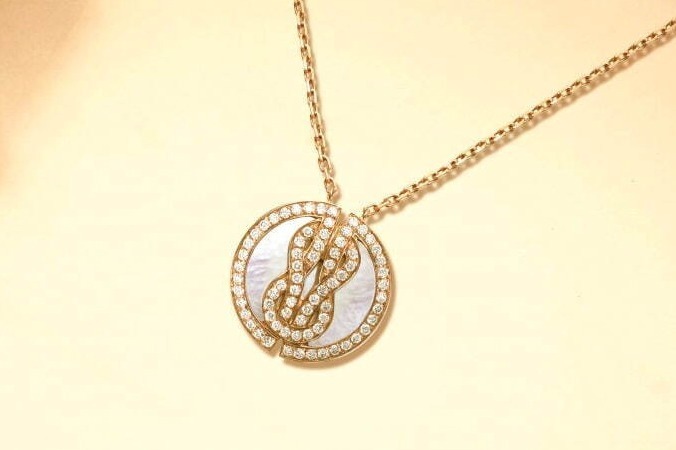 フレッド22年クリスマスジュエリー、”ダイヤモンド”輝くメダルネックレス＆ハート型リング