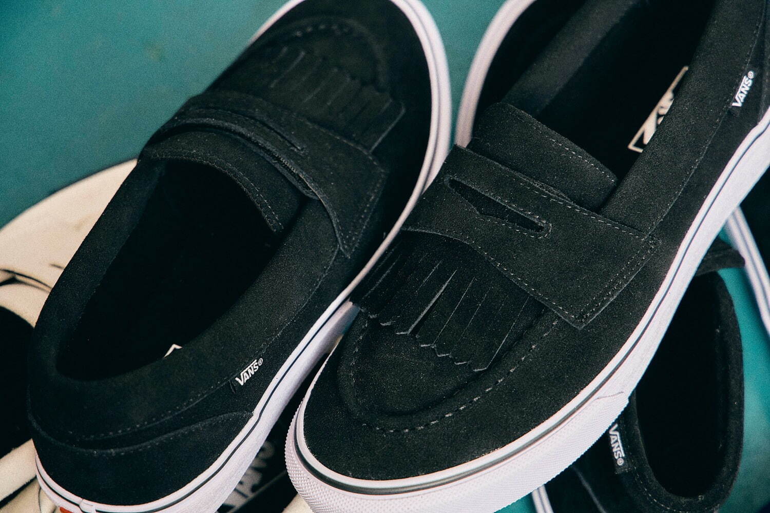 VANS新作“ローファー型”スニーカー、スエード素材&取り外し可能な VANS新作“ローファー型”スニーカー、スエード素材&取り外し可能な
