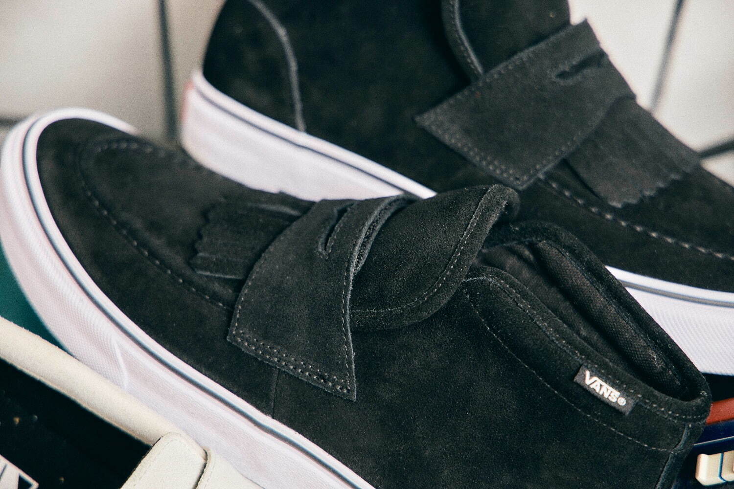 VANS新作“ローファー型”スニーカー、スエード素材＆取り外し可能な 