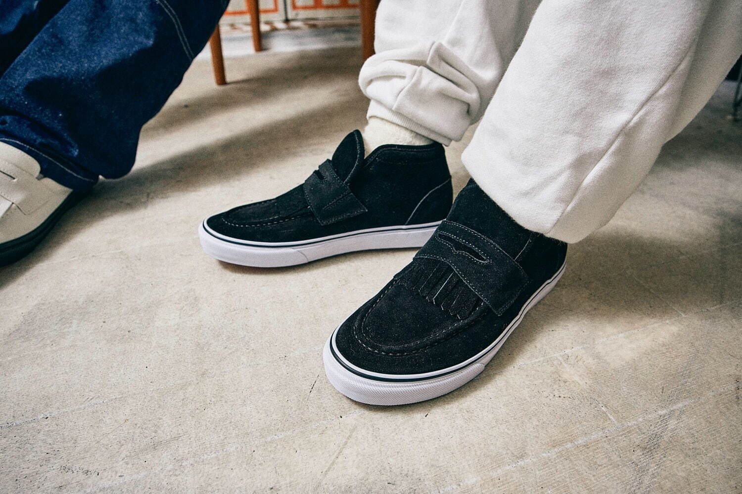VANS新作“ローファー型”スニーカー、スエード素材&取り外し可能な VANS新作“ローファー型”スニーカー、スエード素材&取り外し可能な