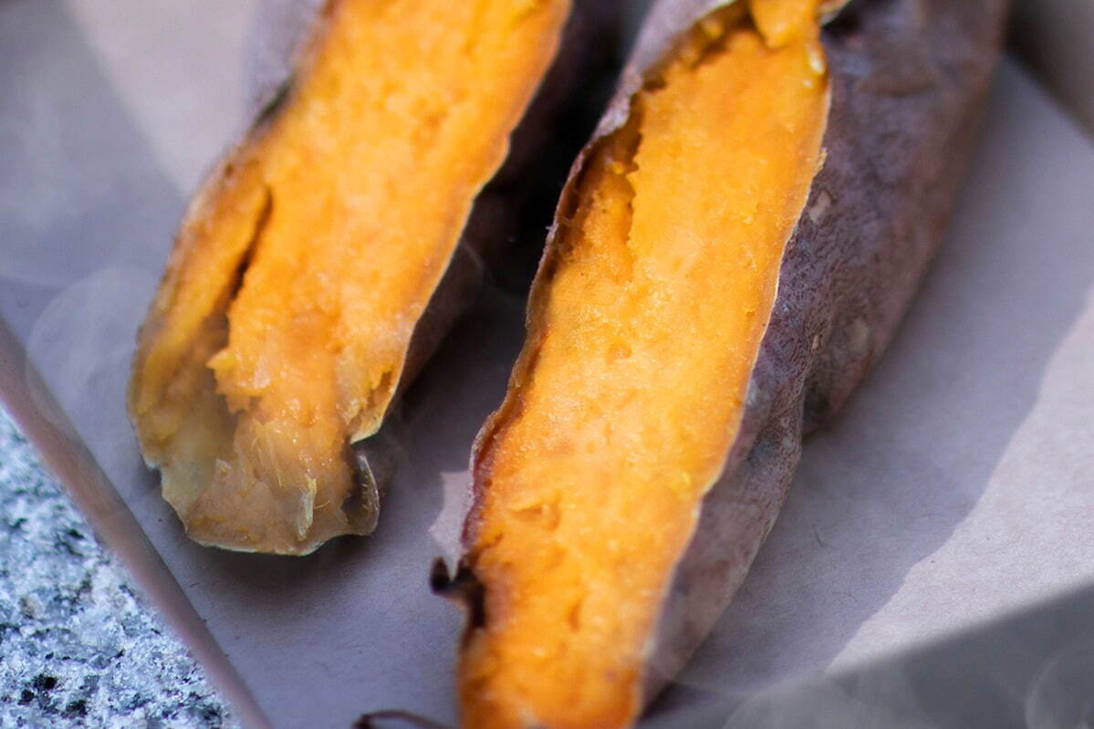 「品川やきいもテラス2023」全国の焼き芋を食べ比べ、さつまいもスイーツ＆フードも｜写真2