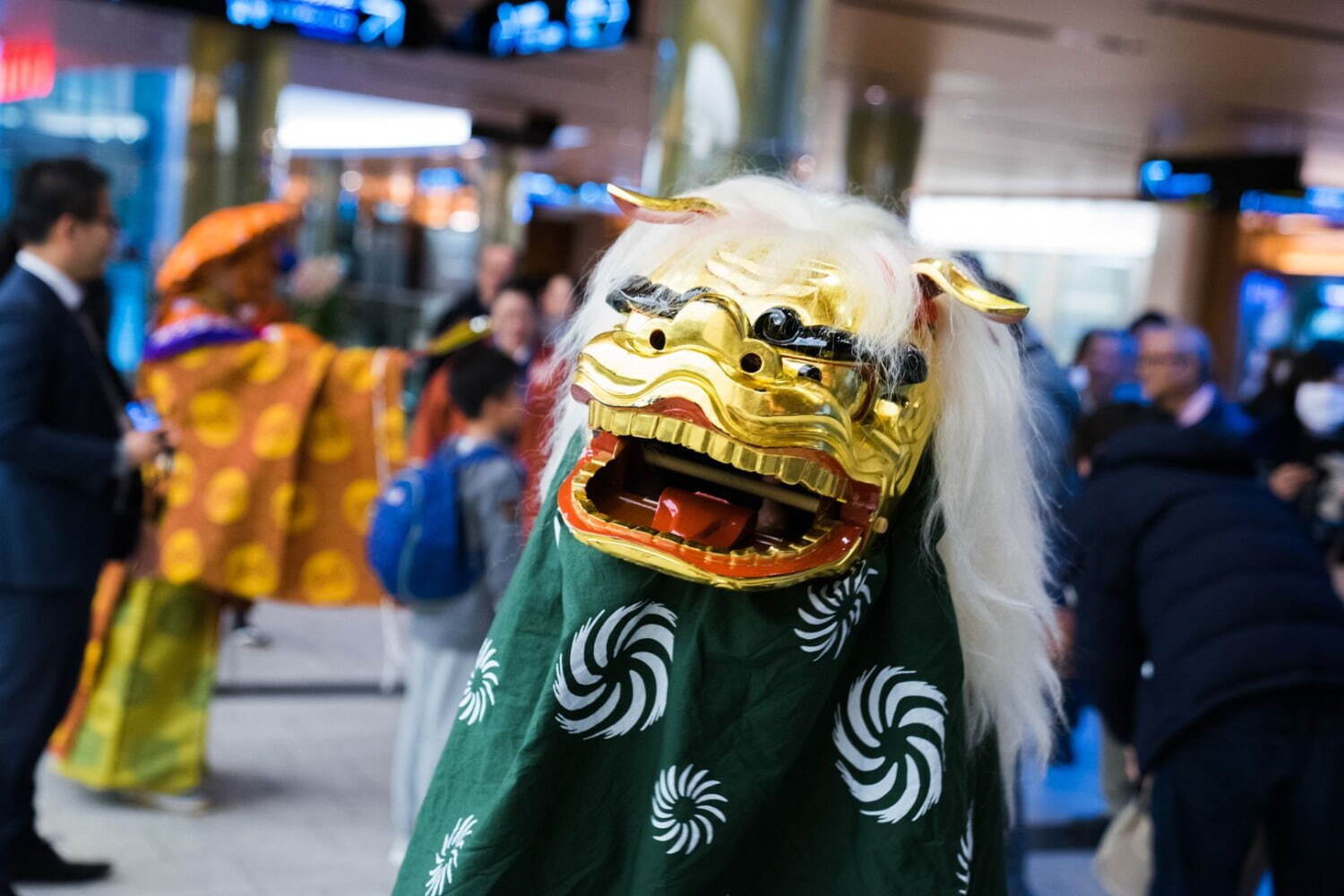 新年を祝うイベント「東京ミッドタウンのお正月2023」振る舞い酒＆獅子舞、スケートリンクも｜写真2