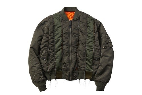 クロ、アルファ インダストリーズ公認のカスタムMA-1ジャケット - 切り替えデザインなどでアレンジ
