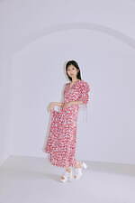 リリー ブラウン23年春の新作、トレンチ風ケープコートや“フローラル”プリントのワンピース｜写真3