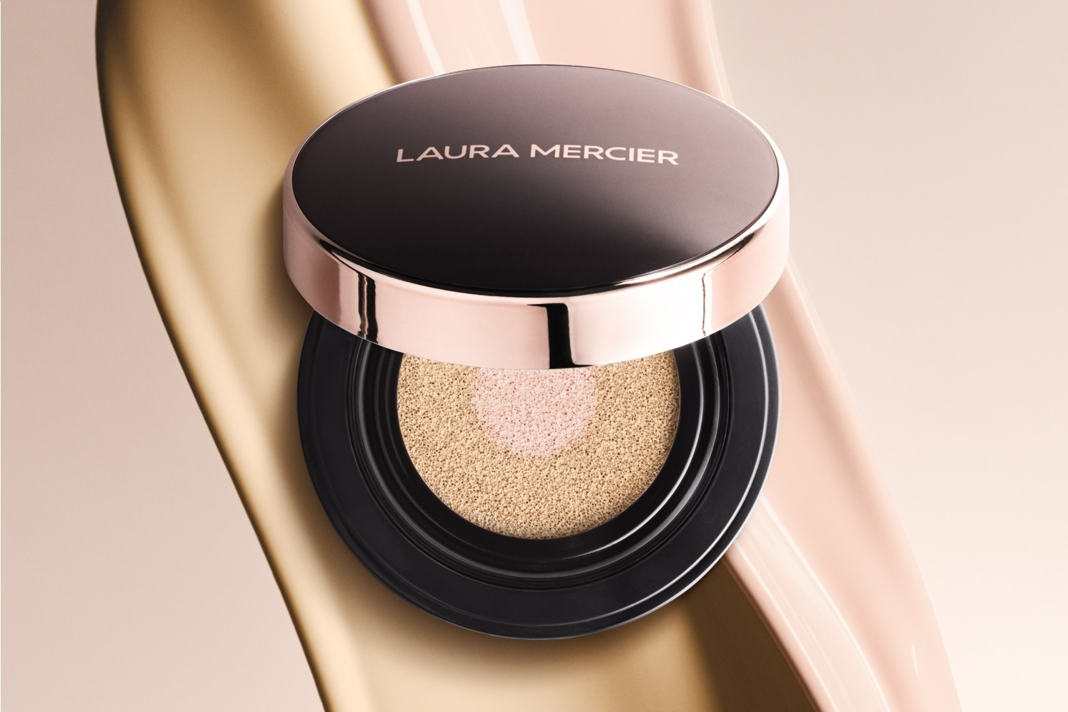 ナチュラルメイク｜ローラ メルシエ23年春ベースメイク、“生っぽツヤ肌”人気クッションファンデに血色感プラスの新作