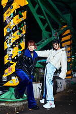 アトモス ピンク×MLB、“ラインストーン輝く”ヤンキースロゴ入り厚底ウィメンズスニーカー｜写真15