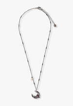 アナ スイ“月に蝶が舞う”お守りジュエリー、幻想的なカットガラスがきらめくネックレス＆ピアス｜写真6