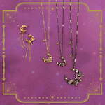 アナ スイ“月に蝶が舞う”お守りジュエリー、幻想的なカットガラスがきらめくネックレス＆ピアス｜写真2