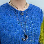 アナ スイ“月に蝶が舞う”お守りジュエリー、幻想的なカットガラスがきらめくネックレス＆ピアス｜写真14