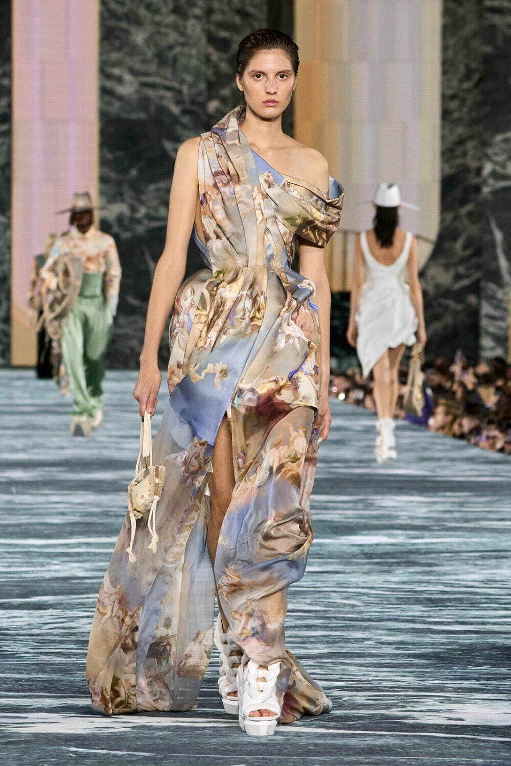 バルマン 2023年春夏ウィメンズコレクション - ルネサンスに着想、再生と変化を見据えて｜写真10