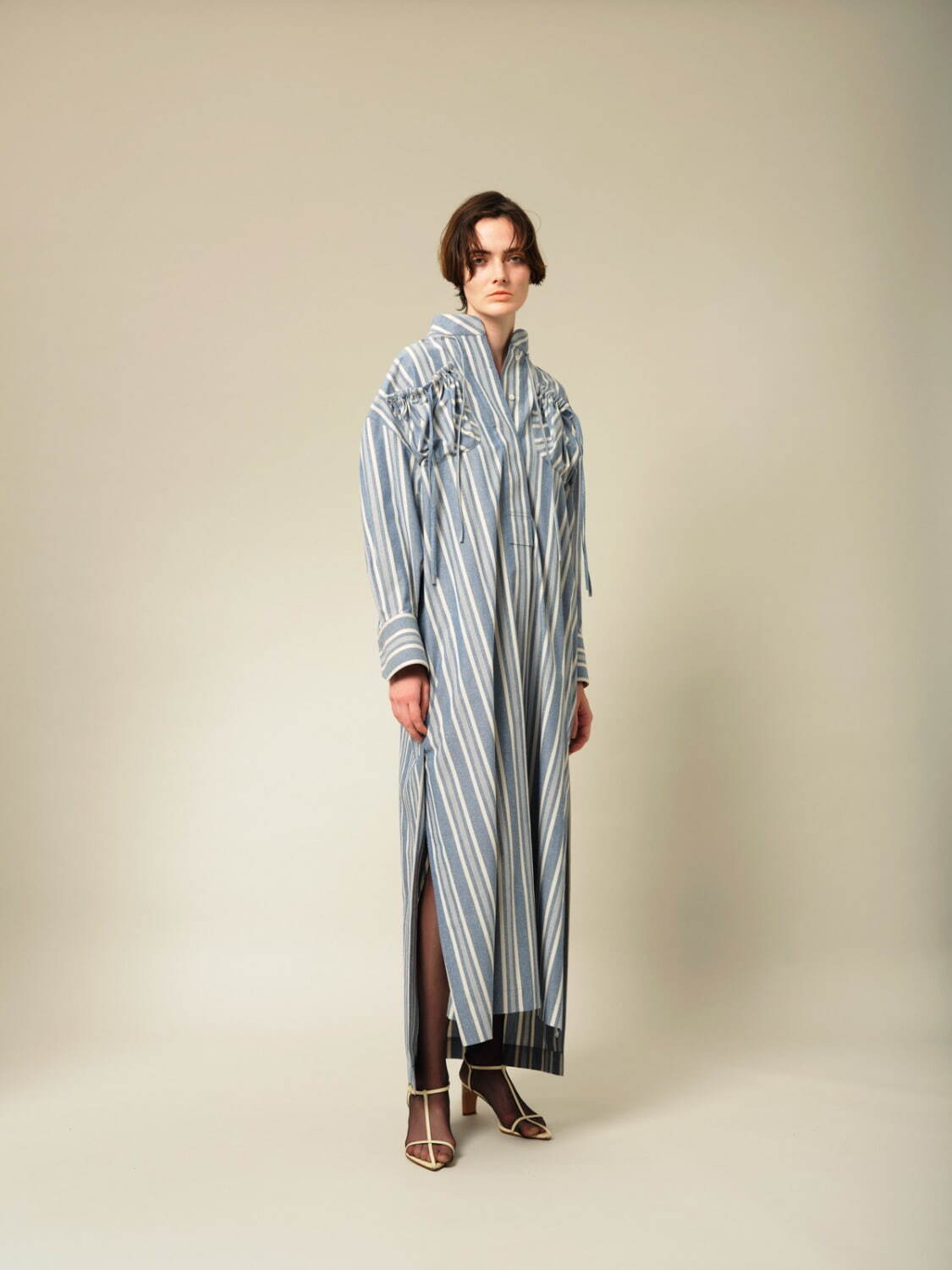 コトナ 2023年春夏｜ ステンカラーコート