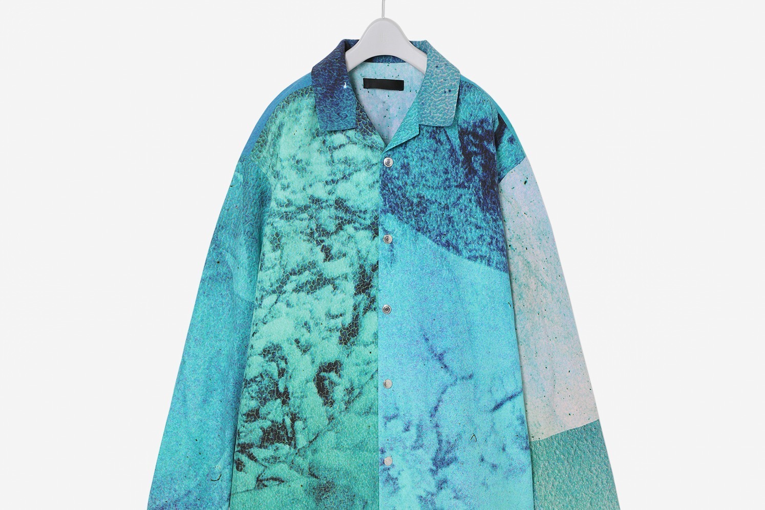 ティーエイチ“まるでアートピース”1点物MA-1や開襟シャツ、写真家・横田大輔の作品をプリント