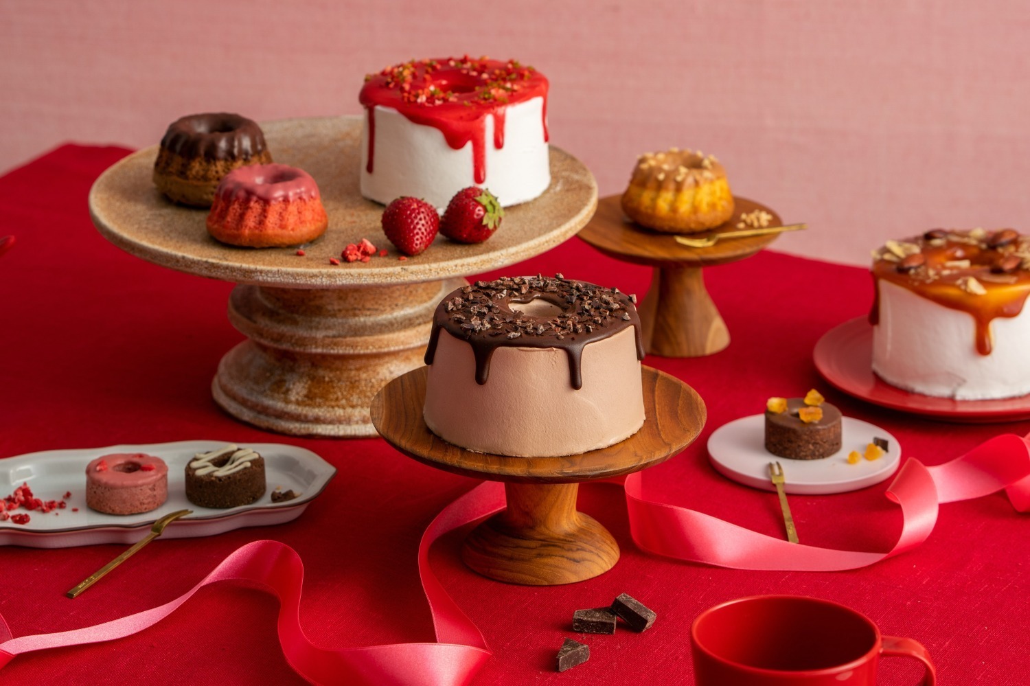 シフォンケーキブランド「キニールキッチン」バレンタイン限定、濃厚チョコシフォン＆苺たっぷり一口チョコ