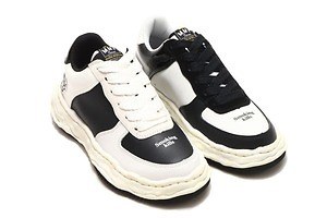 メゾン ミハラヤスヒロ“兎ワッペン”のスニーカー、エフアールツー・アトモスとコラボ