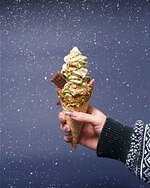 キス トリーツからクリスマス限定“ツリー”着想のピスタチオアイス、初の保冷バッグ入りアイスも｜写真1