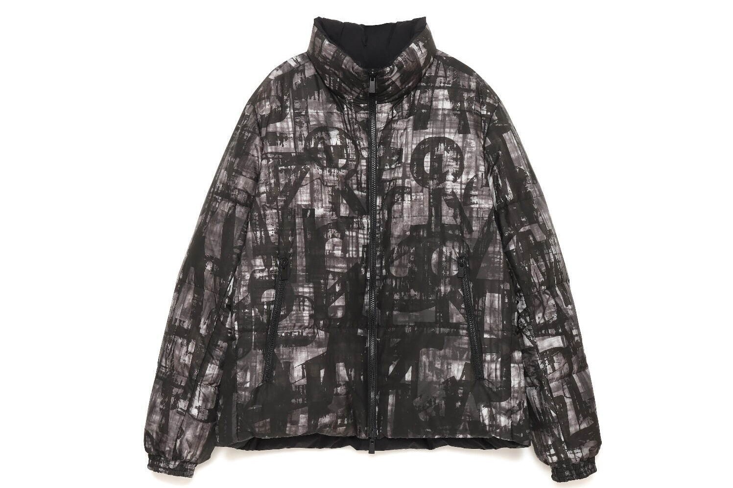 タトラス×アーティスト・baanai、作品を落とし込んだリバーシブルダウンジャケット