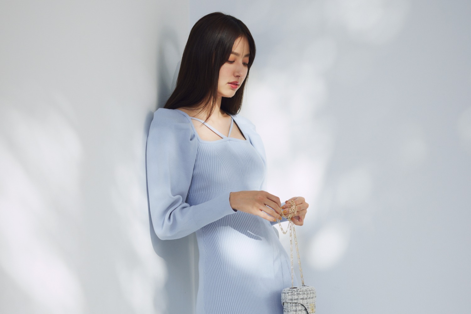 スナイデル新作ニットドレス、ふんわりバルーンスリーブ×マーメイドシルエットのワンピースなど