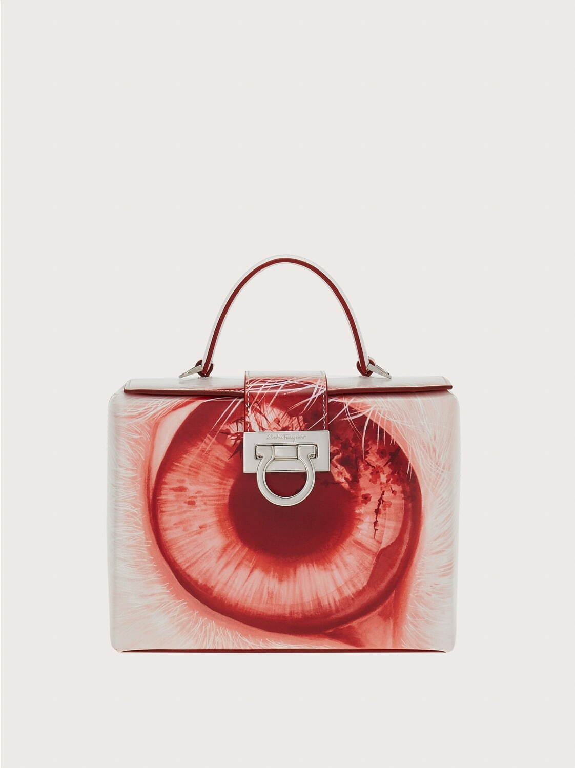 〈フェラガモ〉“うさぎの目”イラストを配したレザーハンドバッグ