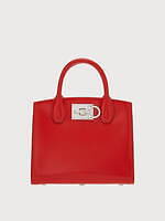 フェラガモから“うさぎ”モチーフの新作バッグ＆ウェア、ガンチーニを配した財布も｜写真20