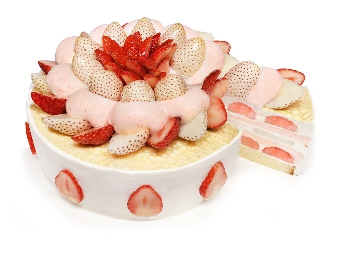 カフェコムサ限定ケーキ、希少「白いちご」を使った“紅白ミルクレープ” - Fashion Press