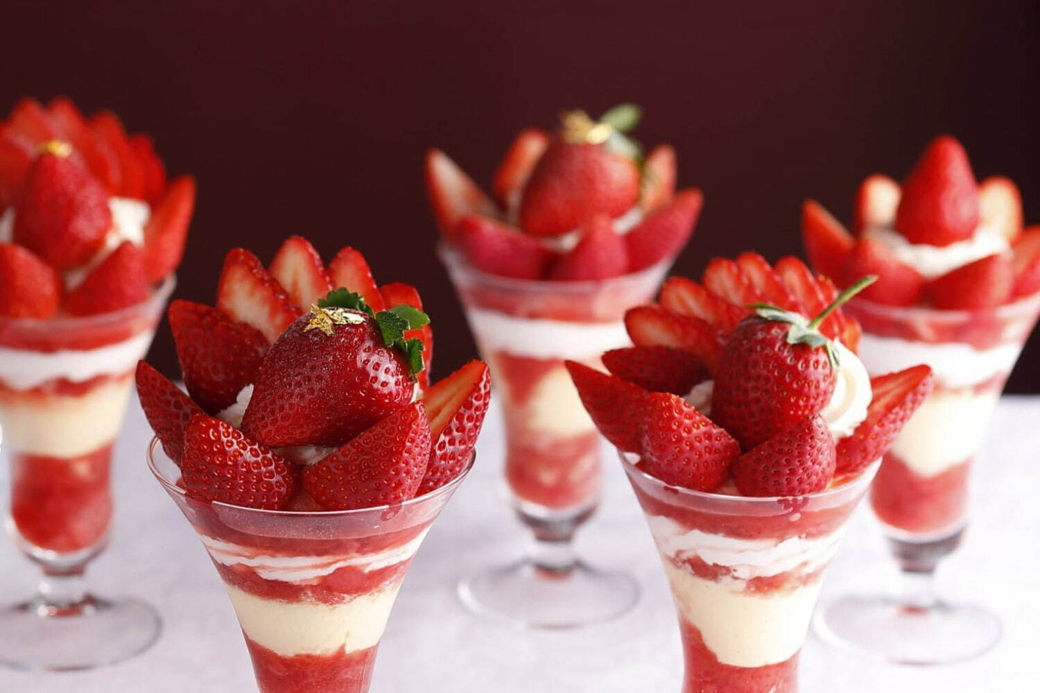 パフェ｜資生堂パーラー 銀座本店「スペシャルストロベリーデー2023」全13品種のいちごを使った限定パフェ