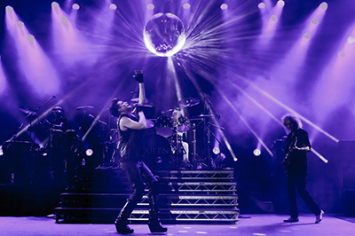 ビーチサンダル｜音楽フェス「サマーソニック2014」ヘッドライナーに「クイーン」アダム・ランバートがヴォーカル