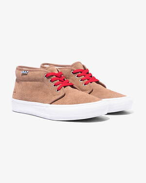 ノア×ヴァンズ、別注カラーの「SKATE CHUKKA」を発売