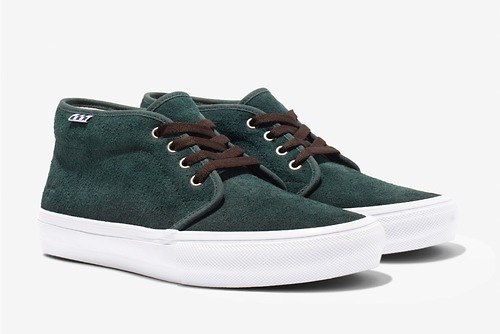 VANS×ノアの「チャッカ」スニーカー、グリーン＆ベージュのスエードアッパーに