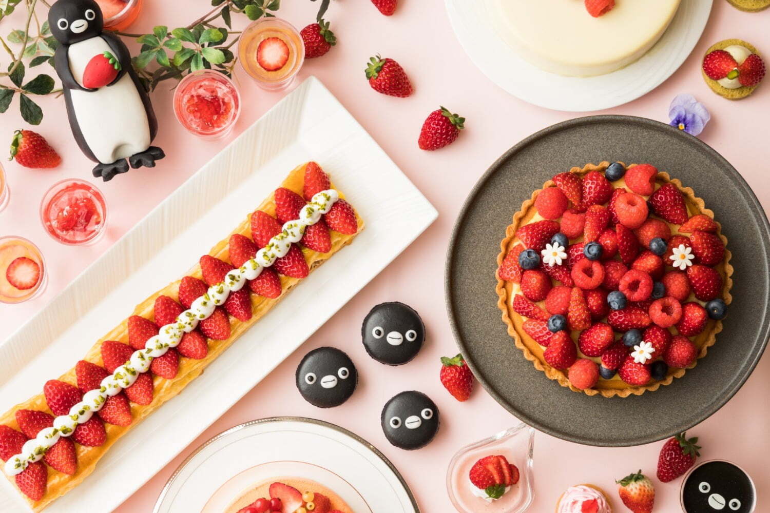 Suicaのペンギンの苺スイーツビュッフェ、池袋で - ショートケーキやプリンなどスイーツ約20種