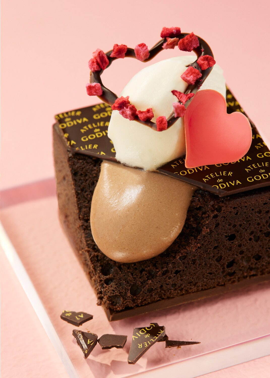 アトリエ ドゥ ゴディバ23年バレンタイン限定スイーツ、苺×ショコラやとろけるチョコクリームケーキ｜写真3