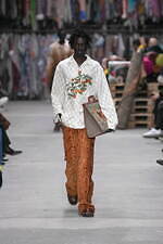 エトロ 23-24年秋冬メンズコレクション - “家庭的な温かみ”を伝統のファブリックにのせて｜写真32