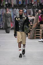 エトロ 23-24年秋冬メンズコレクション - “家庭的な温かみ”を伝統のファブリックにのせて｜写真16