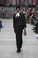 エトロ 23-24年秋冬メンズコレクション - “家庭的な温かみ”を伝統のファブリックにのせて｜写真42