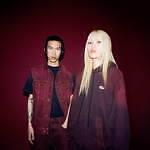 ディーゼル23年干支“うさぎ”モチーフのデニムベストやスウェット、ダークレッドのウォッシュ加工で｜写真1