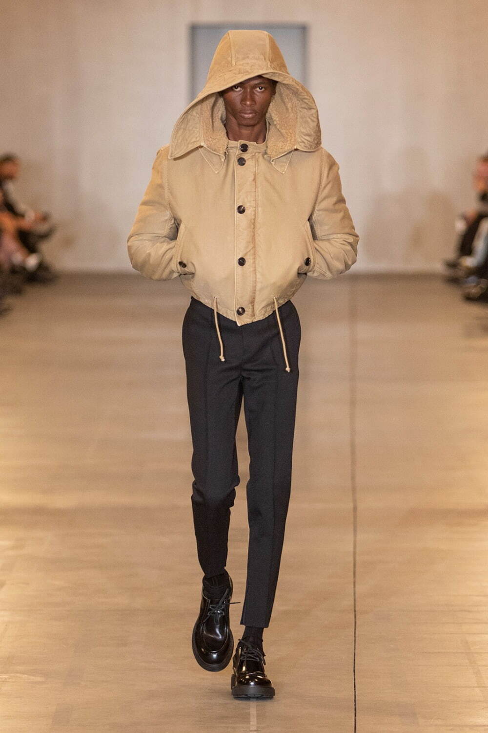 プラダ(PRADA) 2023-24年秋冬メンズコレクション ファッションプレス