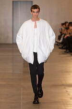 プラダ 2023年秋冬メンズコレクション、“断片”からファッションの本質を探究｜写真17