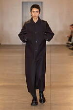 プラダ 2023年秋冬メンズコレクション、“断片”からファッションの本質を探究｜写真22