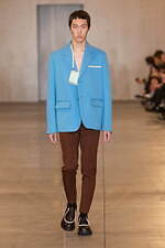 プラダ 2023年秋冬メンズコレクション、“断片”からファッションの本質を探究｜写真35