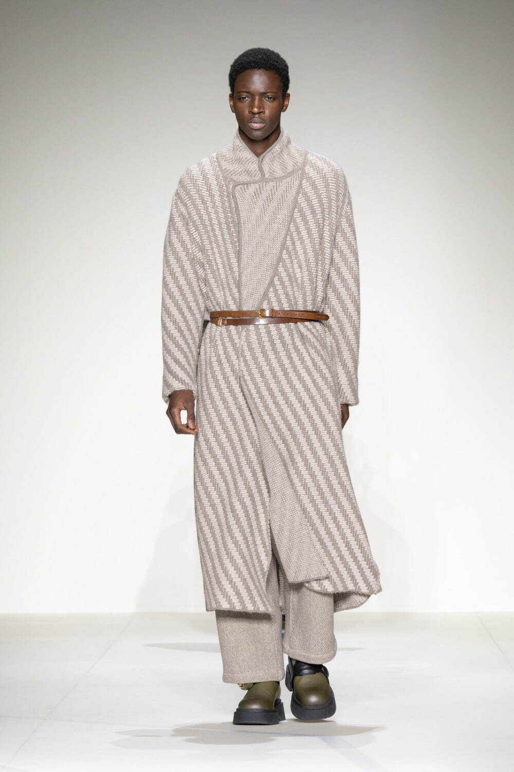 エンポリオ アルマーニ(EMPORIO ARMANI) 2023-24年秋冬メンズコレクション ファッションプレス