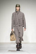 エンポリオ アルマーニ 2023年秋冬メンズコレクション - 上空からの探求、飛行士の冒険心｜写真10