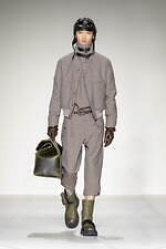 エンポリオ アルマーニ 2023年秋冬メンズコレクション - 上空からの探求、飛行士の冒険心｜写真11