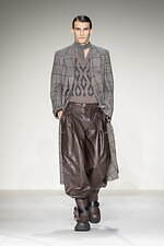 エンポリオ アルマーニ 2023年秋冬メンズコレクション - 上空からの探求、飛行士の冒険心｜写真19