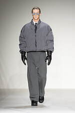 エンポリオ アルマーニ 2023年秋冬メンズコレクション - 上空からの探求、飛行士の冒険心｜写真31