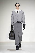 エンポリオ アルマーニ 2023年秋冬メンズコレクション - 上空からの探求、飛行士の冒険心｜写真35