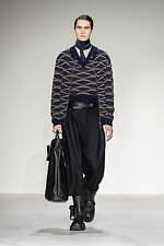 エンポリオ アルマーニ 2023年秋冬メンズコレクション - 上空からの探求、飛行士の冒険心｜写真41