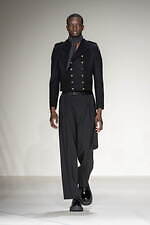 エンポリオ アルマーニ 2023年秋冬メンズコレクション - 上空からの探求、飛行士の冒険心｜写真81