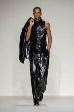 エンポリオ アルマーニ 2023年秋冬メンズコレクション - 上空からの探求、飛行士の冒険心｜写真88