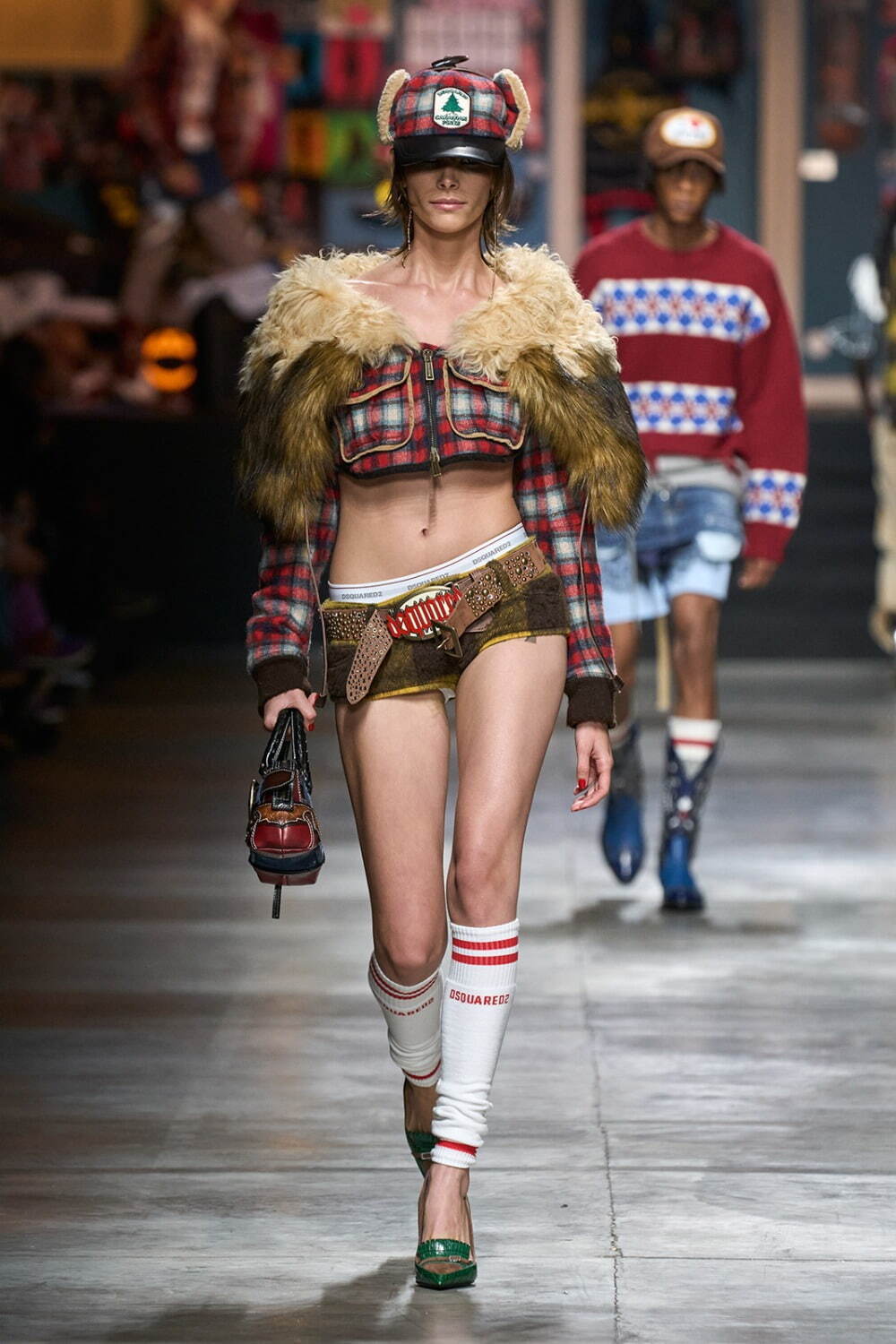 ディースクエアード(DSQUARED2) 2023-24年秋冬ウィメンズ&メンズコレクション  - 写真18